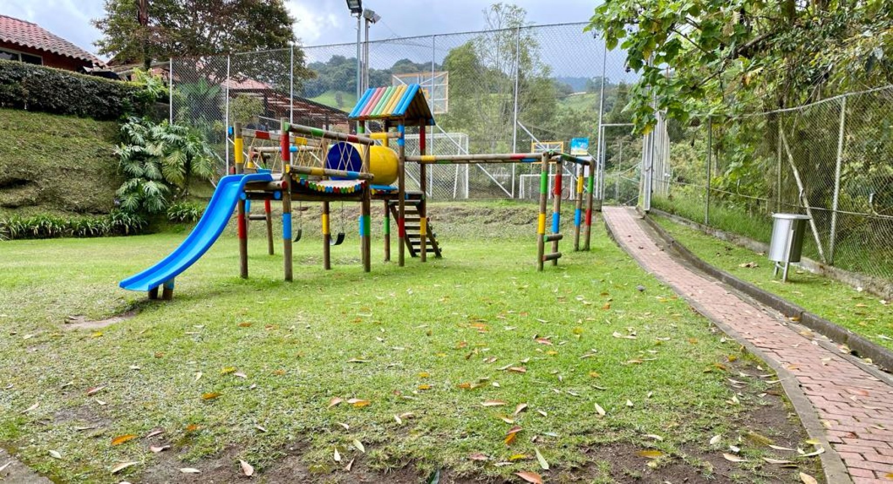 VENDO CASA VALLES DE LA ALHAMBRA - MANIZALES