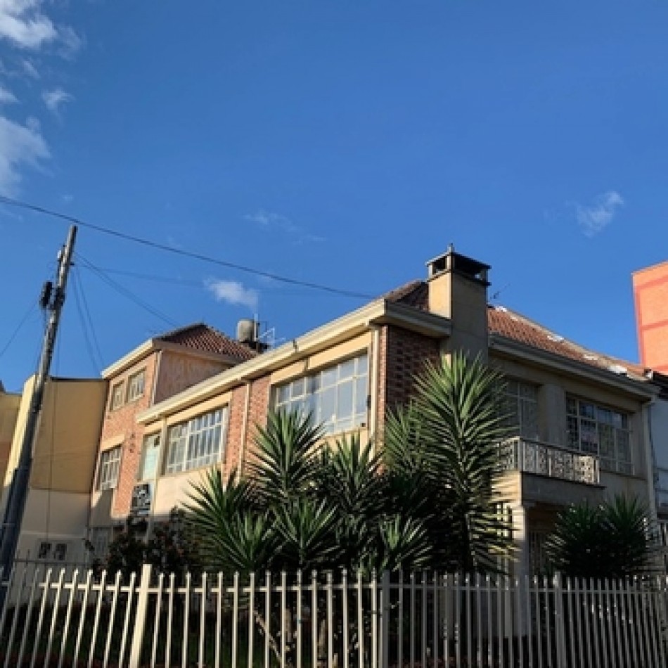 VENDO CASA ESQUINERA TEUSAQUILLO 320 M